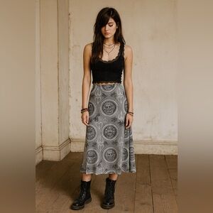 Exquz Maxi Skirt Vintage 90s Y2K Womens Medium India Graphic Print Artsy College